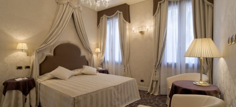 Hotel Una Maison Venezia:  VENECIA