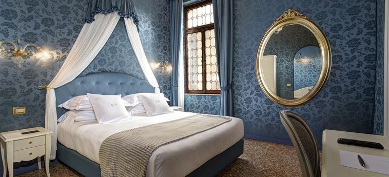 Hotel Gkk Exclusive Private Suites:  VENECIA