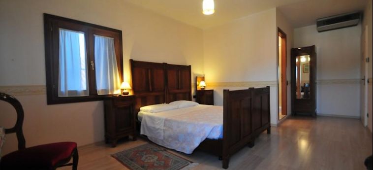 Hotel Locanda Sant'anna:  VENICE