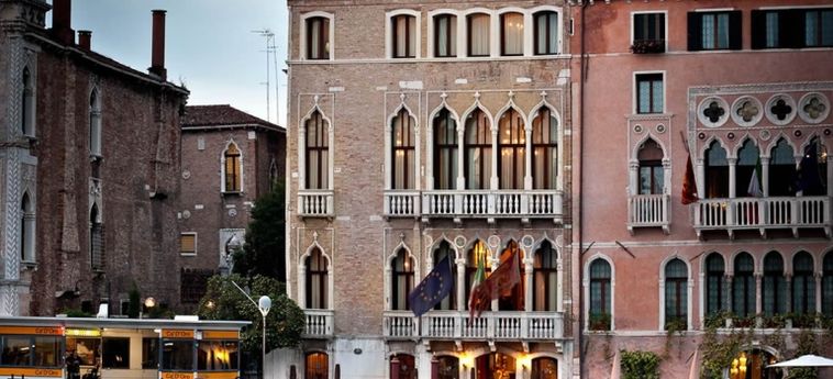 Hotel Pesaro Palace:  VENICE
