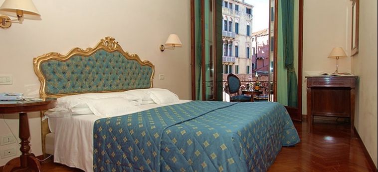 Hotel Locanda Sant'agostin:  VENICE