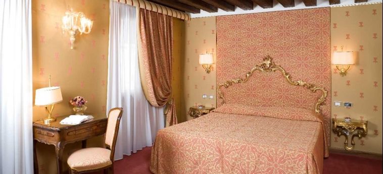 Hotel Locanda Vivaldi:  VENICE