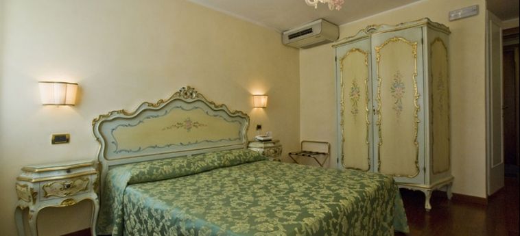 Hotel Do Pozzi:  VENISE
