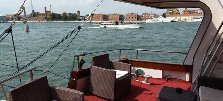 Hotel Yacht Fortebraccio Venezia:  VENISE