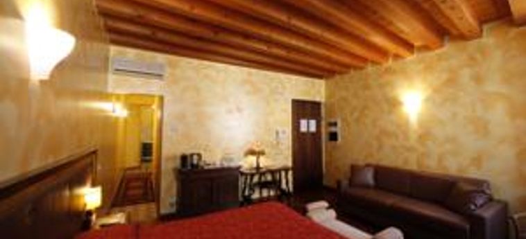 City Centre Rooms And Apartments:  VERONA