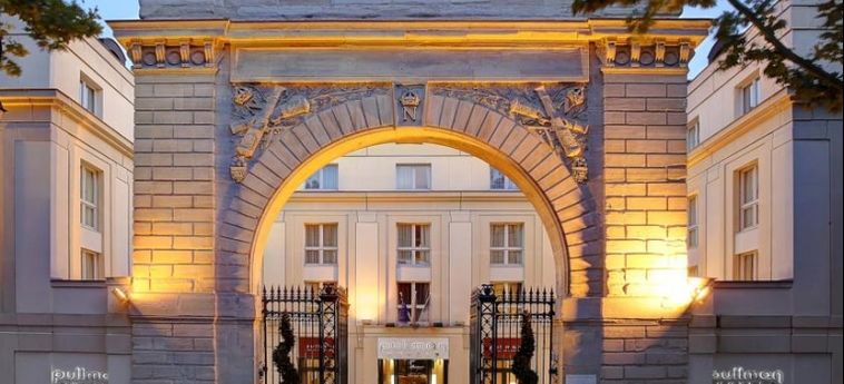 Hotel LE LOUIS VERSAILLES CHATEAU MGALLERY BY SOFITEL