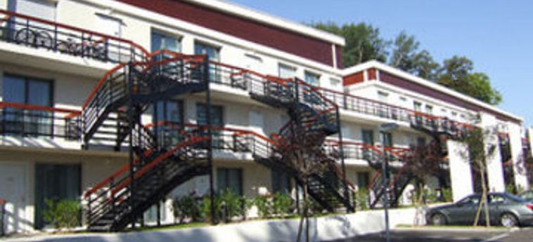 Hotel Appart City Louveciennes:  VERSAILLES