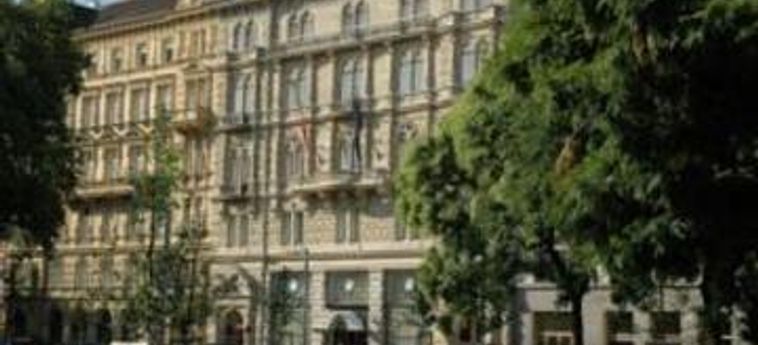 Hotel K+K Palais:  VIENNA