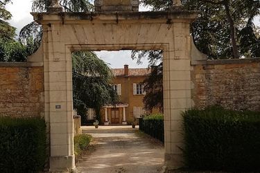 Hotel Château De Colombier:  VILLEFRANCHE SUR SAONE