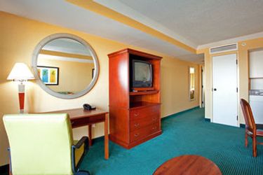 Holiday Inn Hotel & Suites Va Beach-Surfside (26Th St):  VIRGINIA BEACH (VA)
