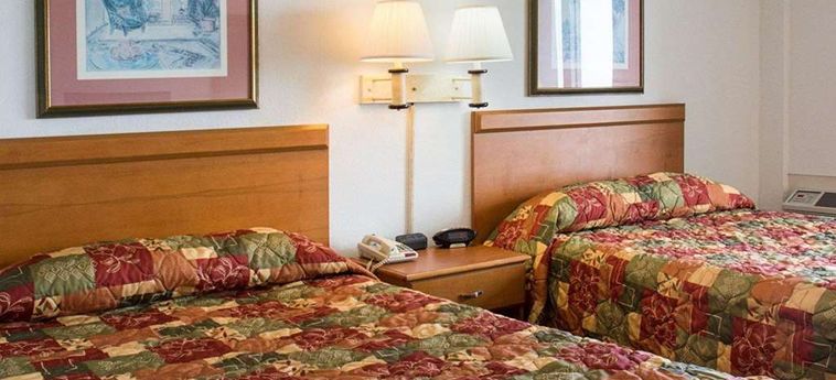 Hotel Econo Lodge Oceanfront:  VIRGINIA BEACH (VA)
