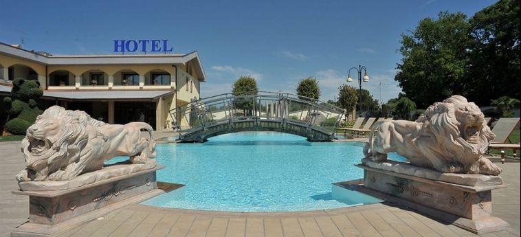 Hotel Villa Sofia:  VITERBO