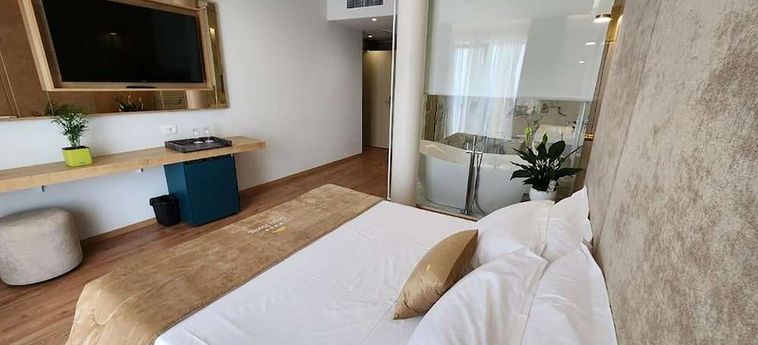 Hotel Gold:  VLORË