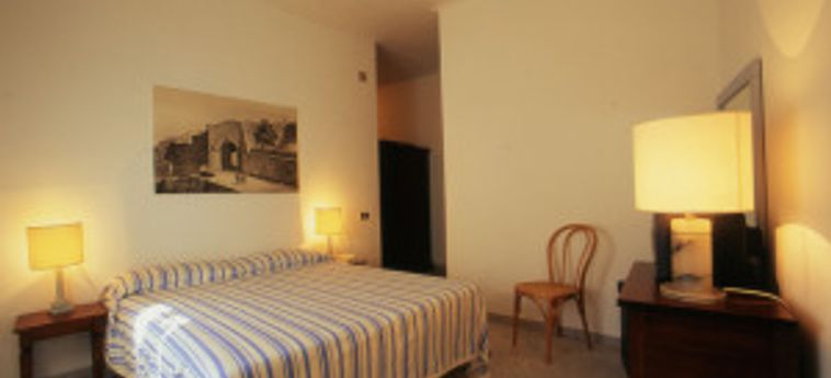 Hotel San Lino:  VOLTERRA - PISA