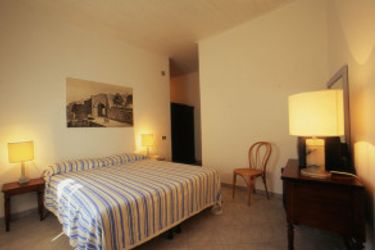 Hotel San Lino:  VOLTERRA - PISA