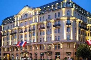 Hotel Polonia Palace:  WARSAW