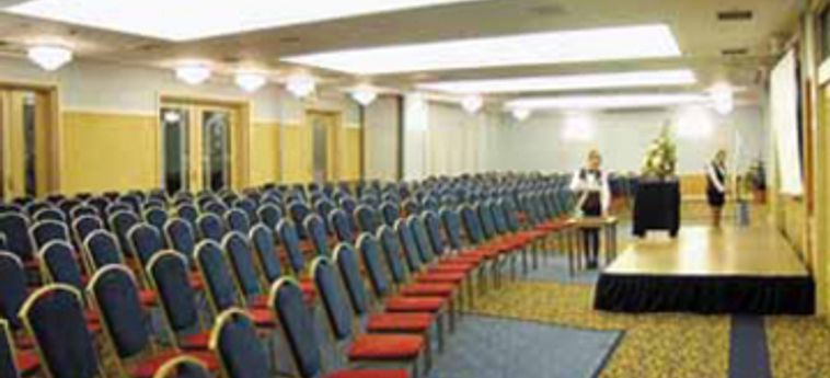 Mcc Mazurkas Conference Centre & Hotel:  WARSCHAU