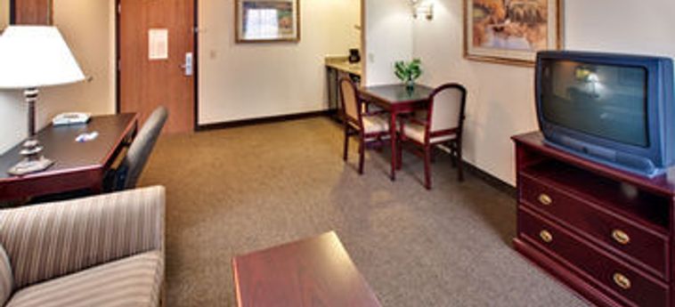 HOLIDAY INN EXPRESS HOTEL & SUITES WATERTOWN 2 Stelle