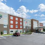 HOLIDAY INN EXPRESS & SUITES WILDWOOD – THE VILLAGES 2 Stars