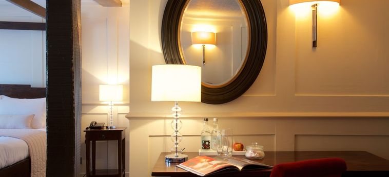 Hotel The Talbot Inn:  WOKING