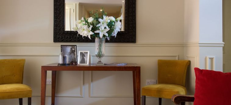 Hotel The Talbot Inn:  WOKING