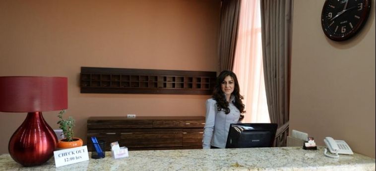 Hotel Yerevan Deluxe:  YEREVAN