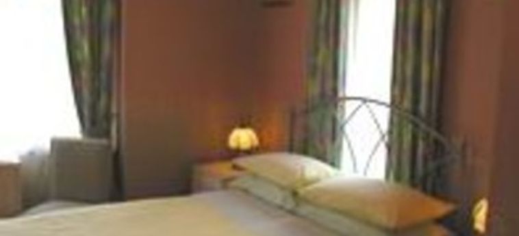 Crescent Guest House:  YORK