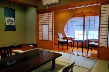 Hotel Yufuin Santokan Yufu - Oita Prefecture: Photo 