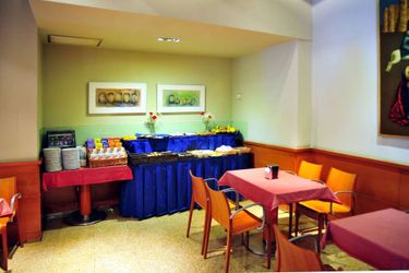 Hotel Zenit Dos Infantas:  ZAMORA