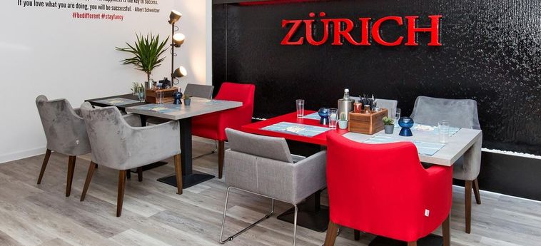 Dormero Hotel Zurich Airport:  ZURICH